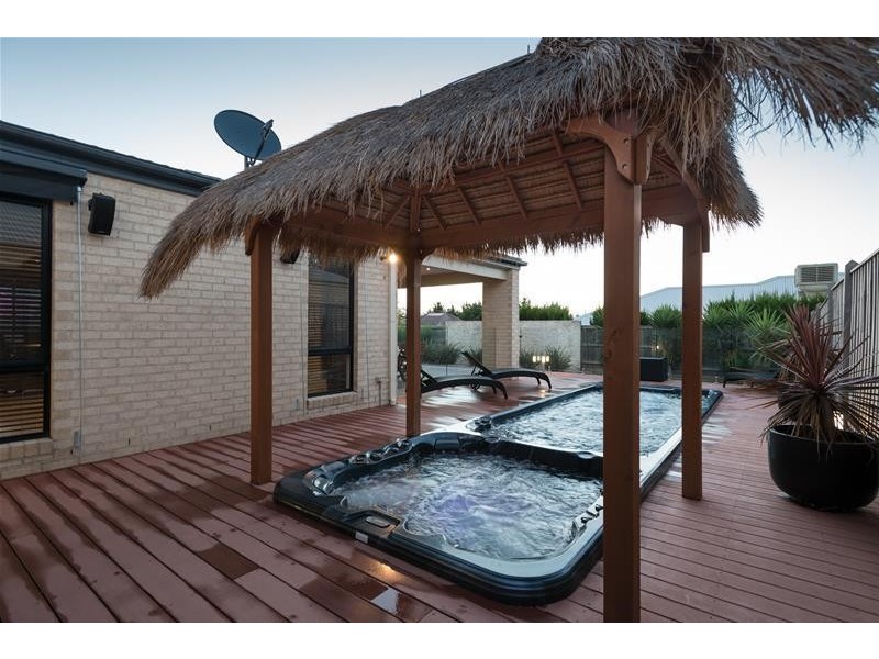 13 Ridgemont Drive, Berwick VIC 3806