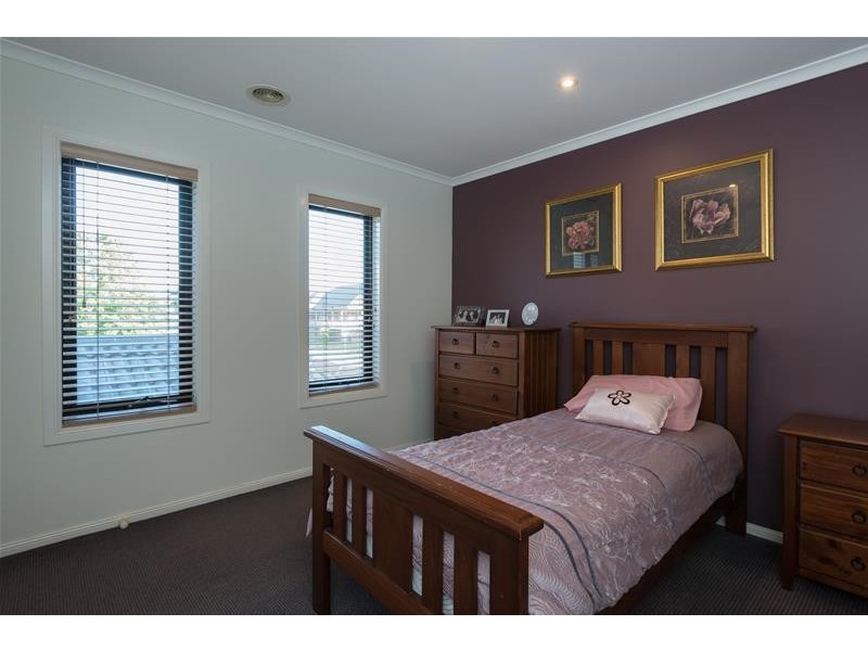 13 Ridgemont Drive, Berwick VIC 3806