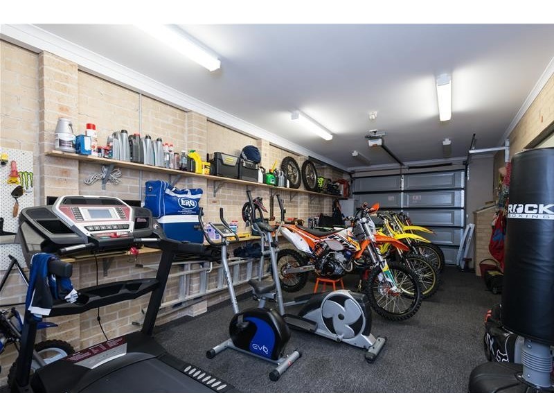 13 Ridgemont Drive, Berwick VIC 3806