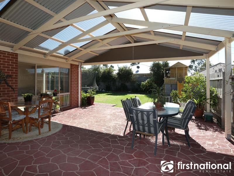 17 Freeman Drive, Pakenham VIC 3810