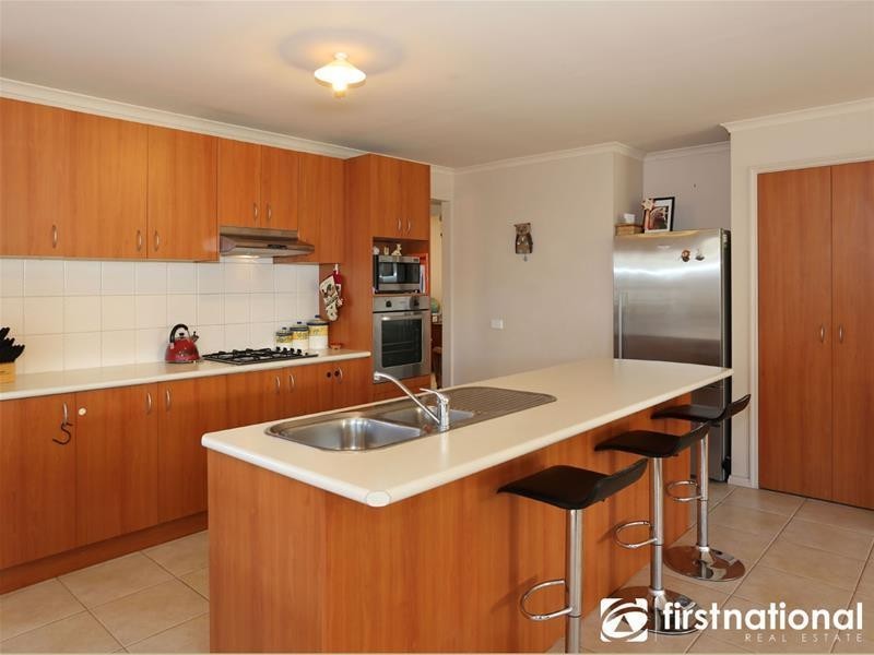 17 Freeman Drive, Pakenham VIC 3810