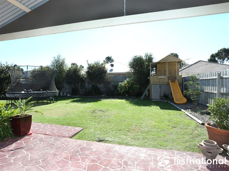 17 Freeman Drive, Pakenham VIC 3810