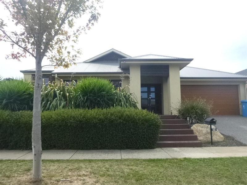 24 Chase Boulevard, Berwick VIC 3806