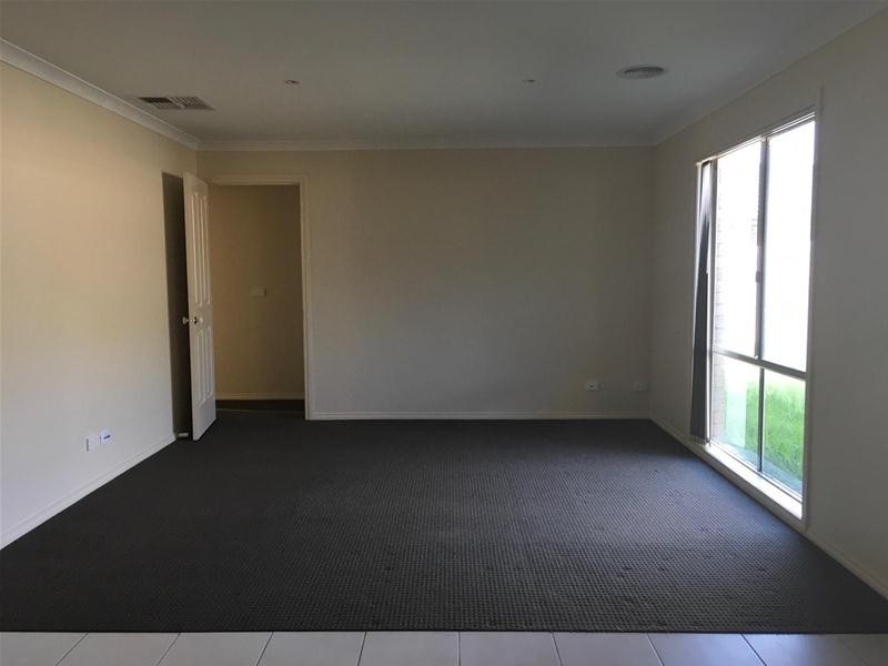 68 Melissa Way, Pakenham VIC 3810