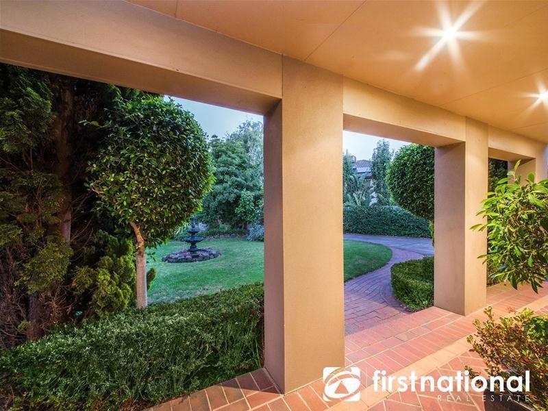 42 Outlook Drive, Berwick VIC 3806