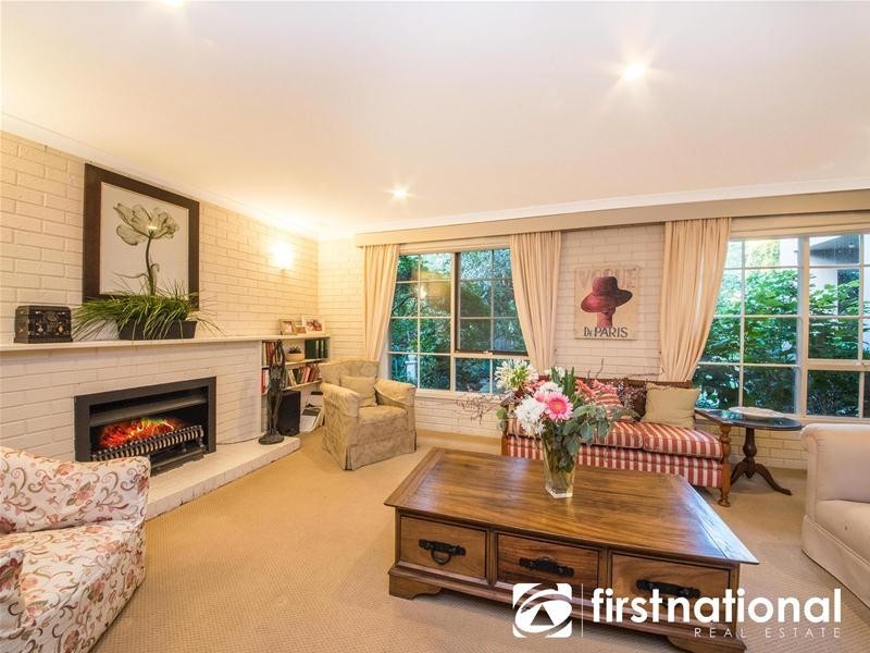 42 Outlook Drive, Berwick VIC 3806