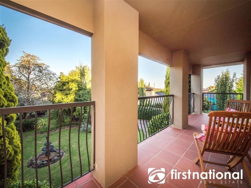 42 Outlook Drive, Berwick VIC 3806