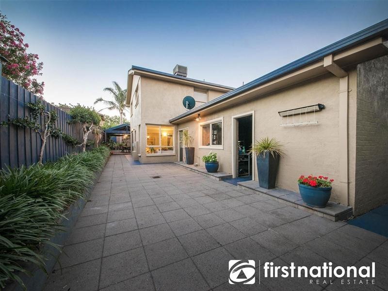 42 Outlook Drive, Berwick VIC 3806