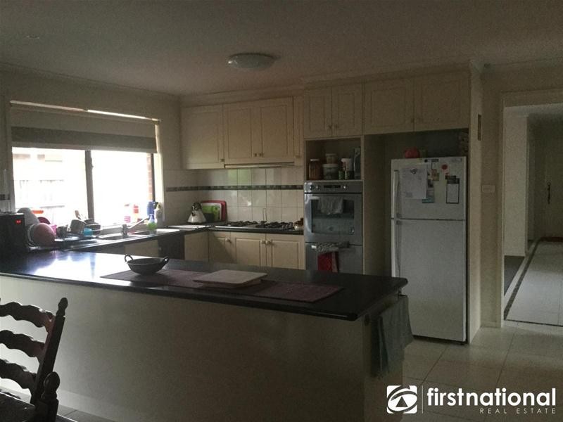 92 Skyline Way, Berwick VIC 3806