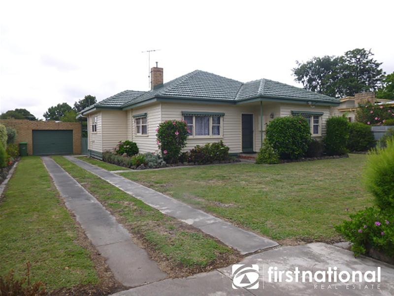 4 Henty Street, Pakenham VIC 3810