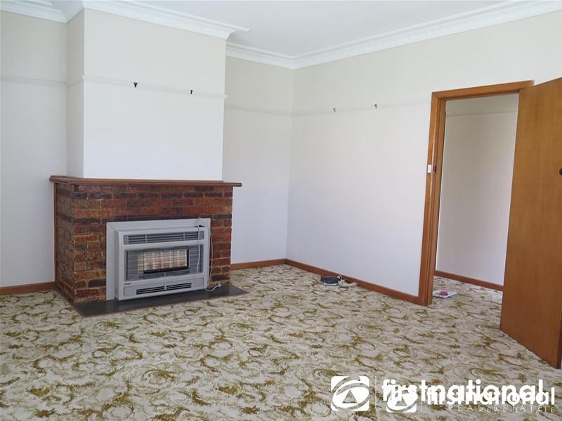 4 Henty Street, Pakenham VIC 3810