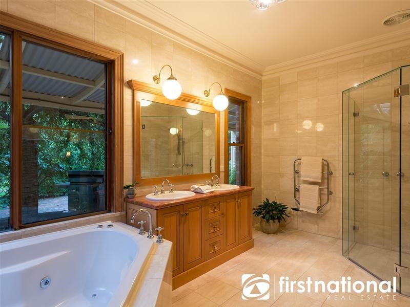 130 Whiteside  Road, Officer VIC 3809