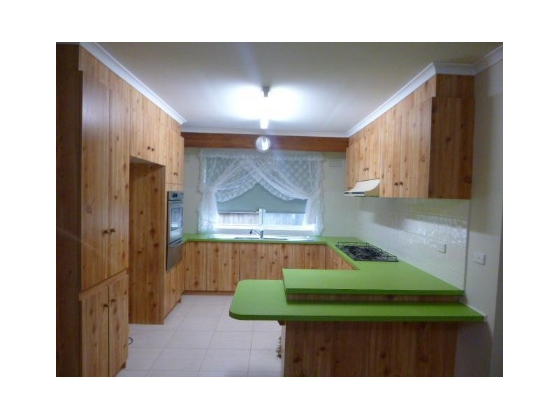 26 Meadow Wood Walk, Narre Warren VIC 3805