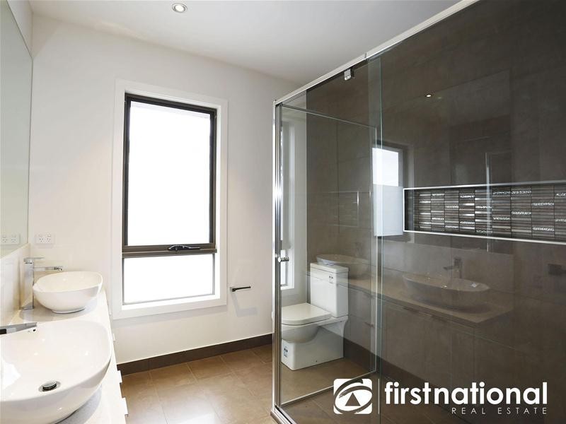 12 Araluen Rise, Narre Warren VIC 3805