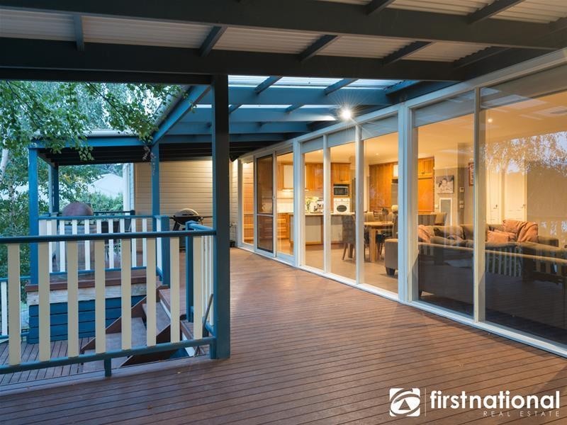 32 Salisbury Road, Beaconsfield Upper VIC 3808