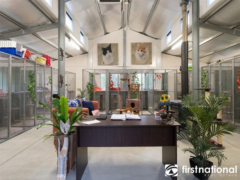 32 Salisbury Road, Beaconsfield Upper VIC 3808