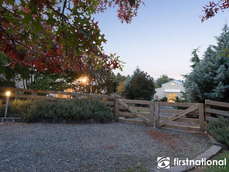 32 Salisbury Road, Beaconsfield Upper VIC 3808