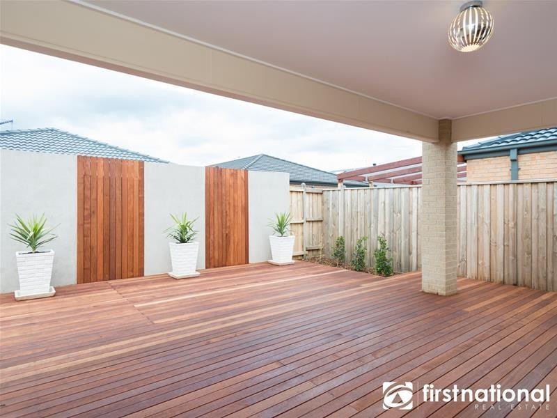 41 Riverstone Boulevard, Berwick VIC 3806