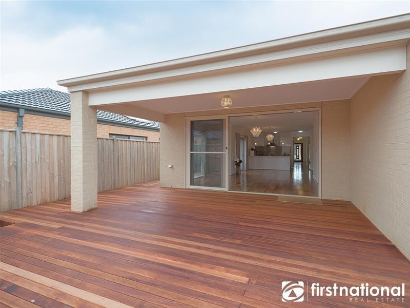 41 Riverstone Boulevard, Berwick VIC 3806