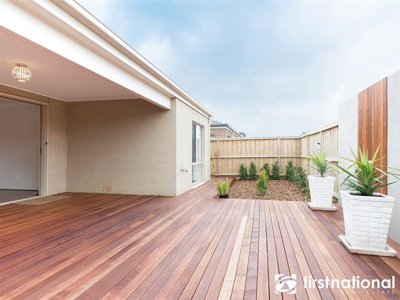 41 Riverstone Boulevard, Berwick VIC 3806