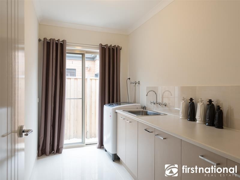 41 Riverstone Boulevard, Berwick VIC 3806