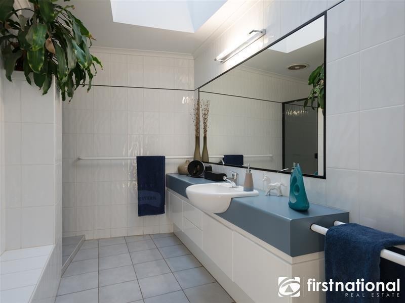 15 Caravelle Court, Berwick VIC 3806