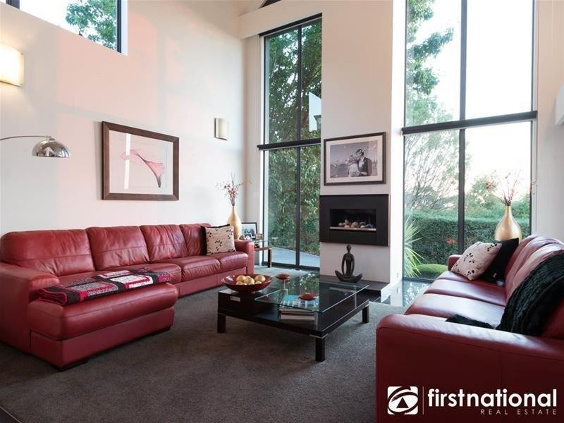 15 Caravelle Court, Berwick VIC 3806