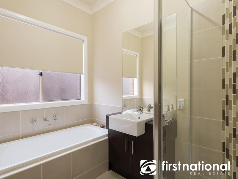 28 Nature Avenue, Officer VIC 3809