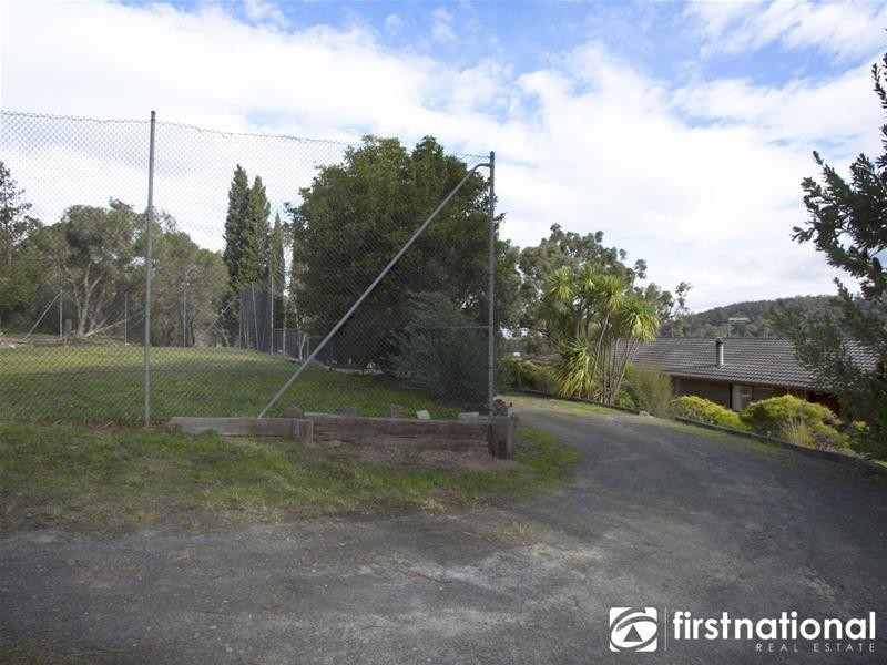 155 Gordon Road, Pakenham Upper VIC 3810