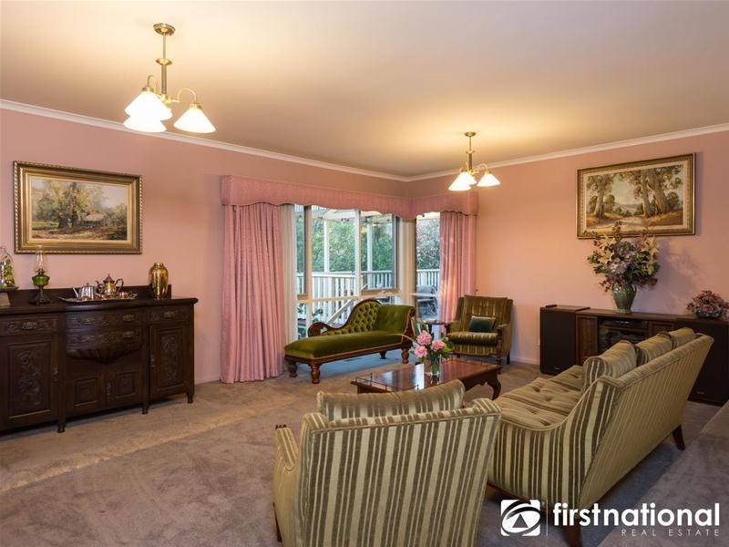 4 Avebury Drive, Berwick VIC 3806