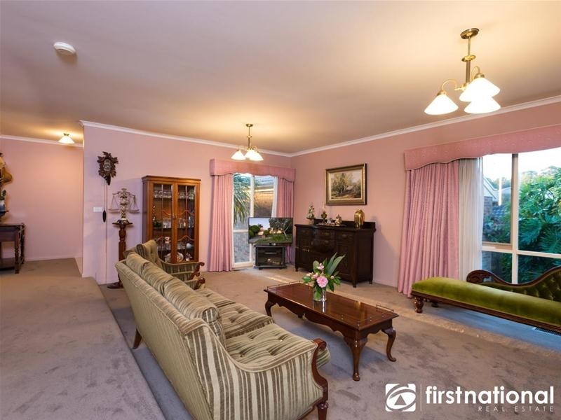 4 Avebury Drive, Berwick VIC 3806