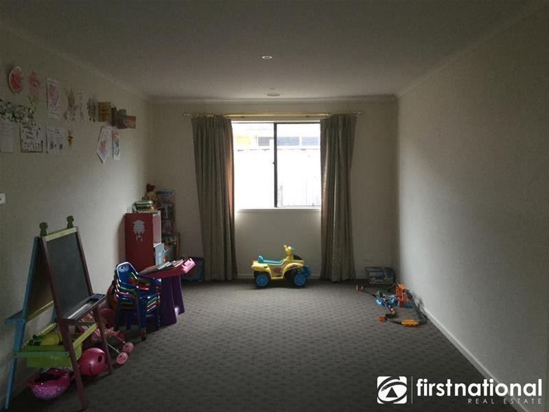 92 Skyline Way, Berwick VIC 3806