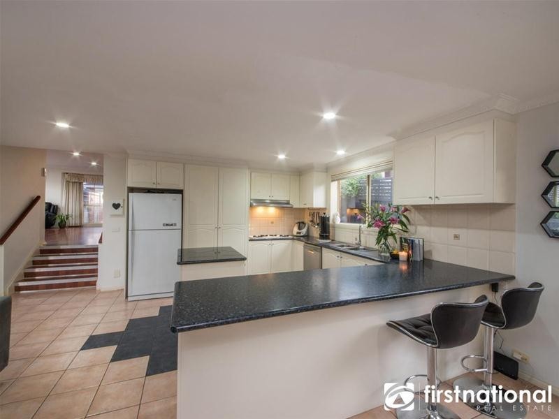 126 Earlsfield Drive, Berwick VIC 3806