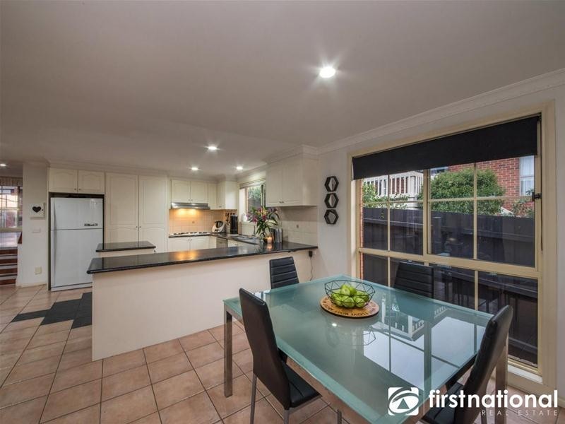 126 Earlsfield Drive, Berwick VIC 3806