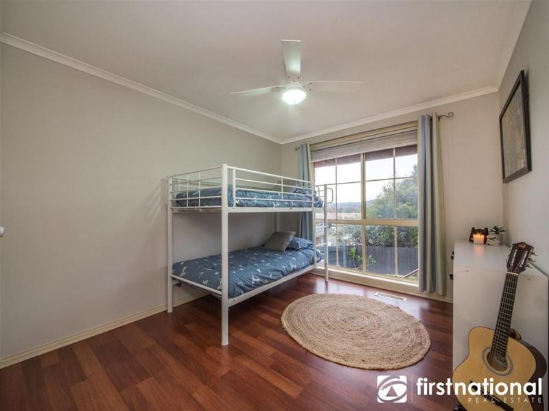 126 Earlsfield Drive, Berwick VIC 3806