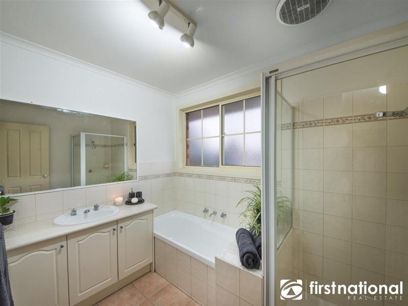 126 Earlsfield Drive, Berwick VIC 3806