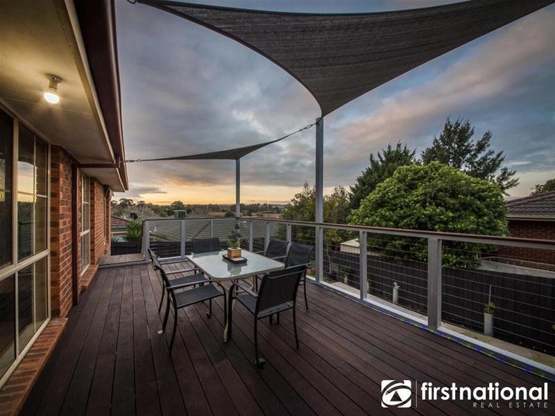 126 Earlsfield Drive, Berwick VIC 3806