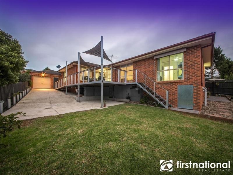 126 Earlsfield Drive, Berwick VIC 3806
