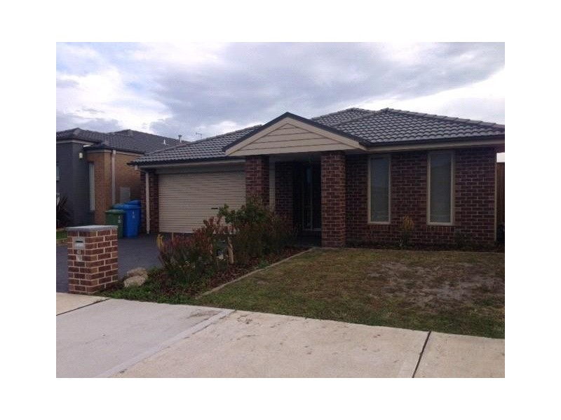 45 Chantenay Parade, Cranbourne North VIC 3977