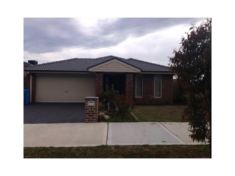 45 Chantenay Parade, Cranbourne North VIC 3977