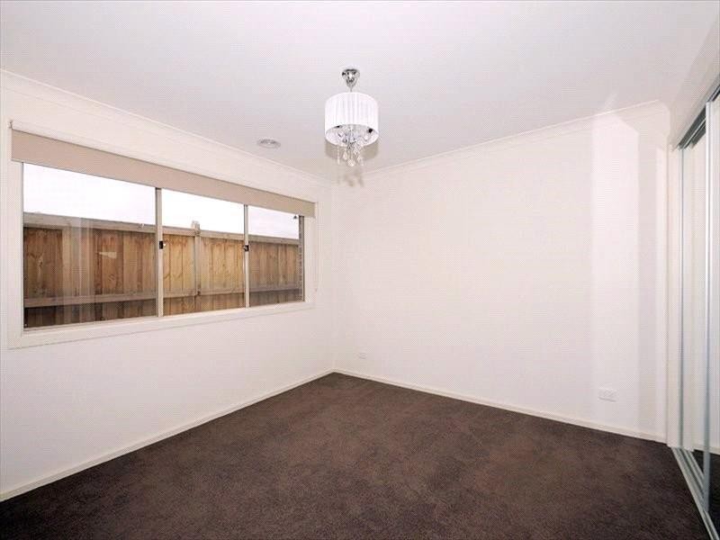 45 Chantenay Parade, Cranbourne North VIC 3977