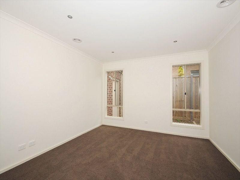 45 Chantenay Parade, Cranbourne North VIC 3977