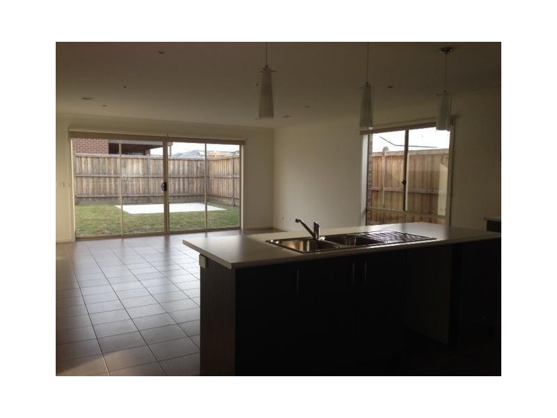 45 Chantenay Parade, Cranbourne North VIC 3977