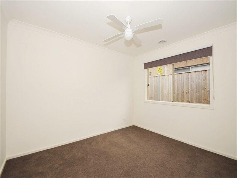 45 Chantenay Parade, Cranbourne North VIC 3977