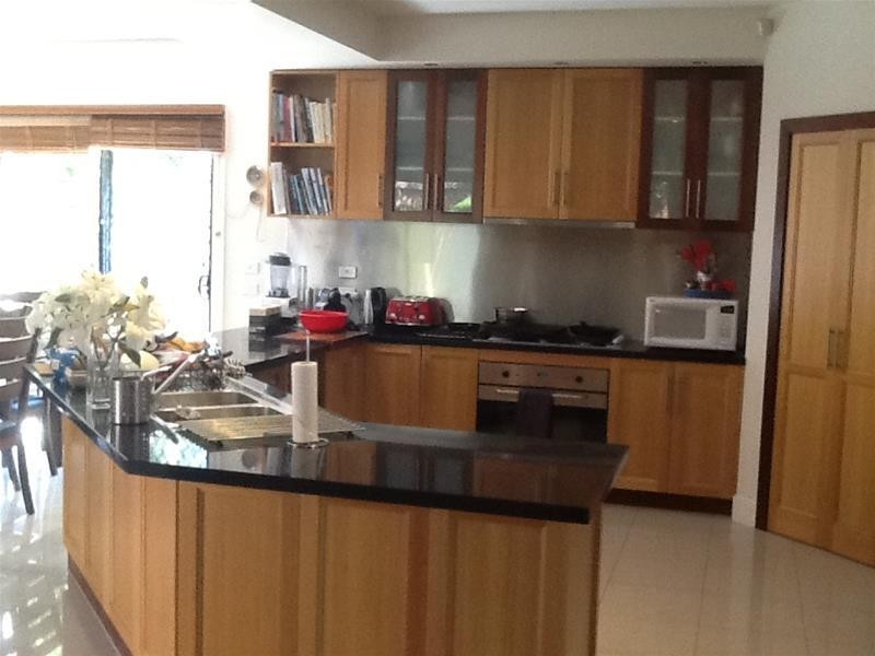 16 Riviera Drive, Berwick VIC 3806