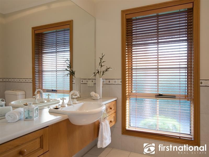 5 Fontaine Terrace, Narre Warren North VIC 3804