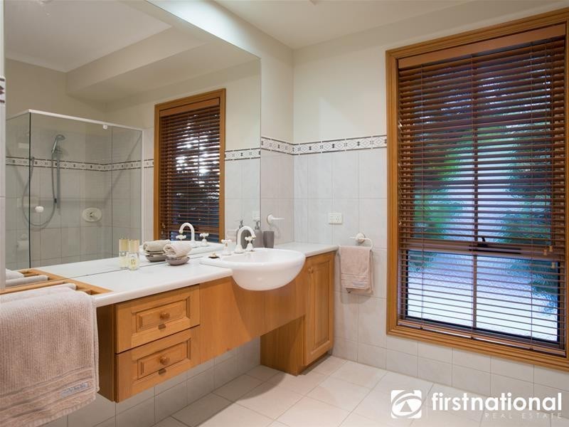 5 Fontaine Terrace, Narre Warren North VIC 3804