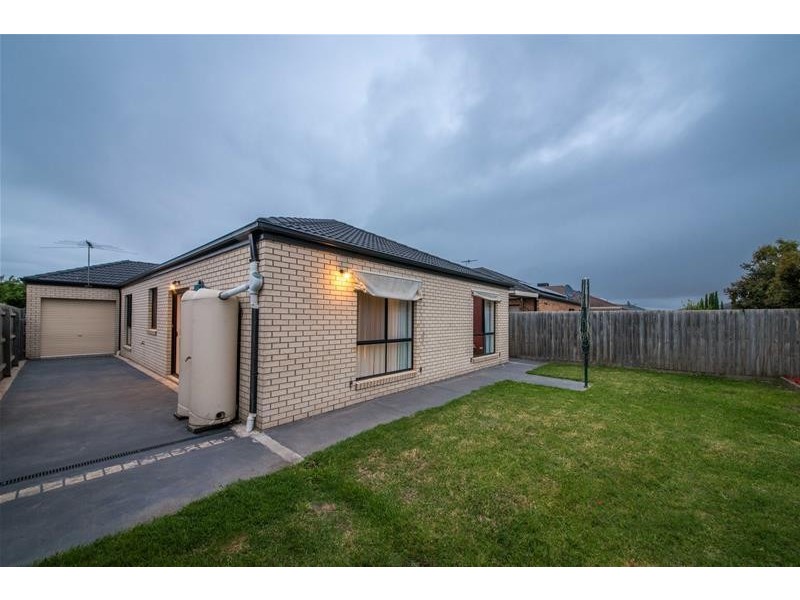 20 Devaney Avenue, Lynbrook VIC 3975