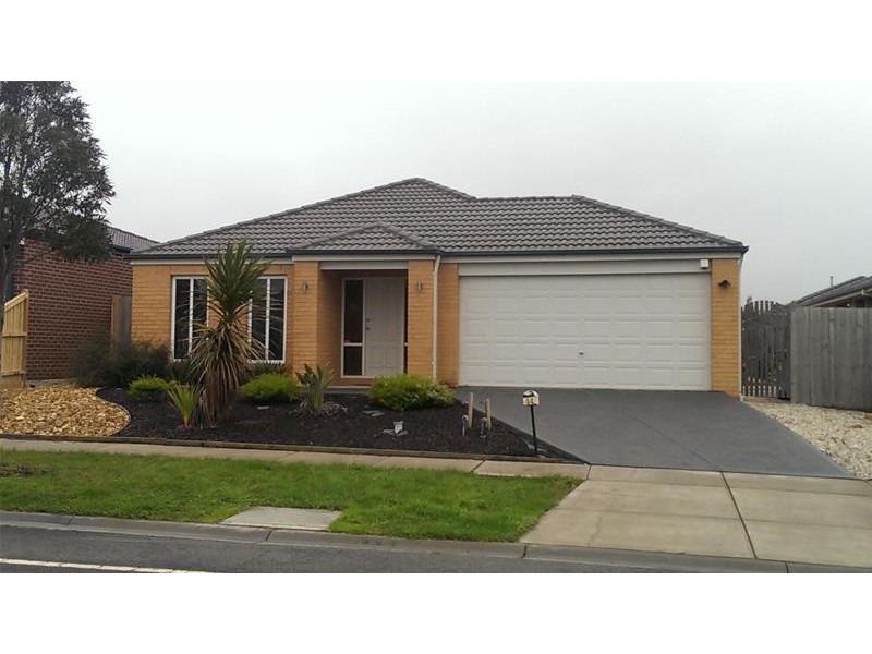 44 Thunderbolt Drive, Cranbourne North VIC 3977