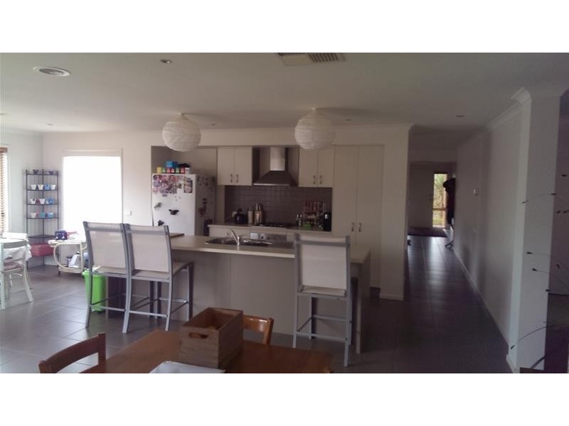 44 Thunderbolt Drive, Cranbourne North VIC 3977